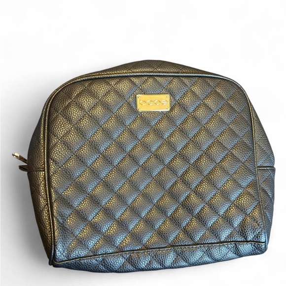 Bebe Large quilted pattern Black leather makeup bag - Picture 1 of 6